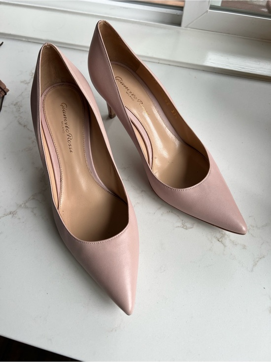 Gianvito Rossi Shoes - Gianvito Rossi Blush Pink Pointed-Toe Leather Pumps